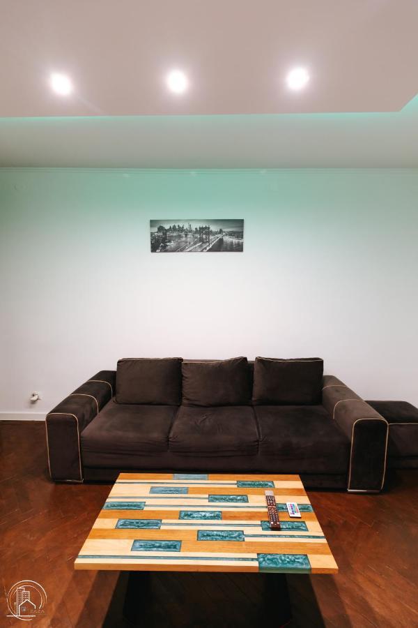 Zaza Apartament - Central Area, With Balcony Târgu Jiu Extérieur photo
