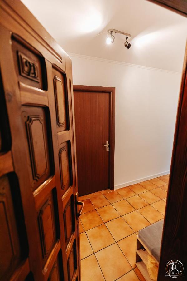 Zaza Apartament - Central Area, With Balcony Târgu Jiu Extérieur photo