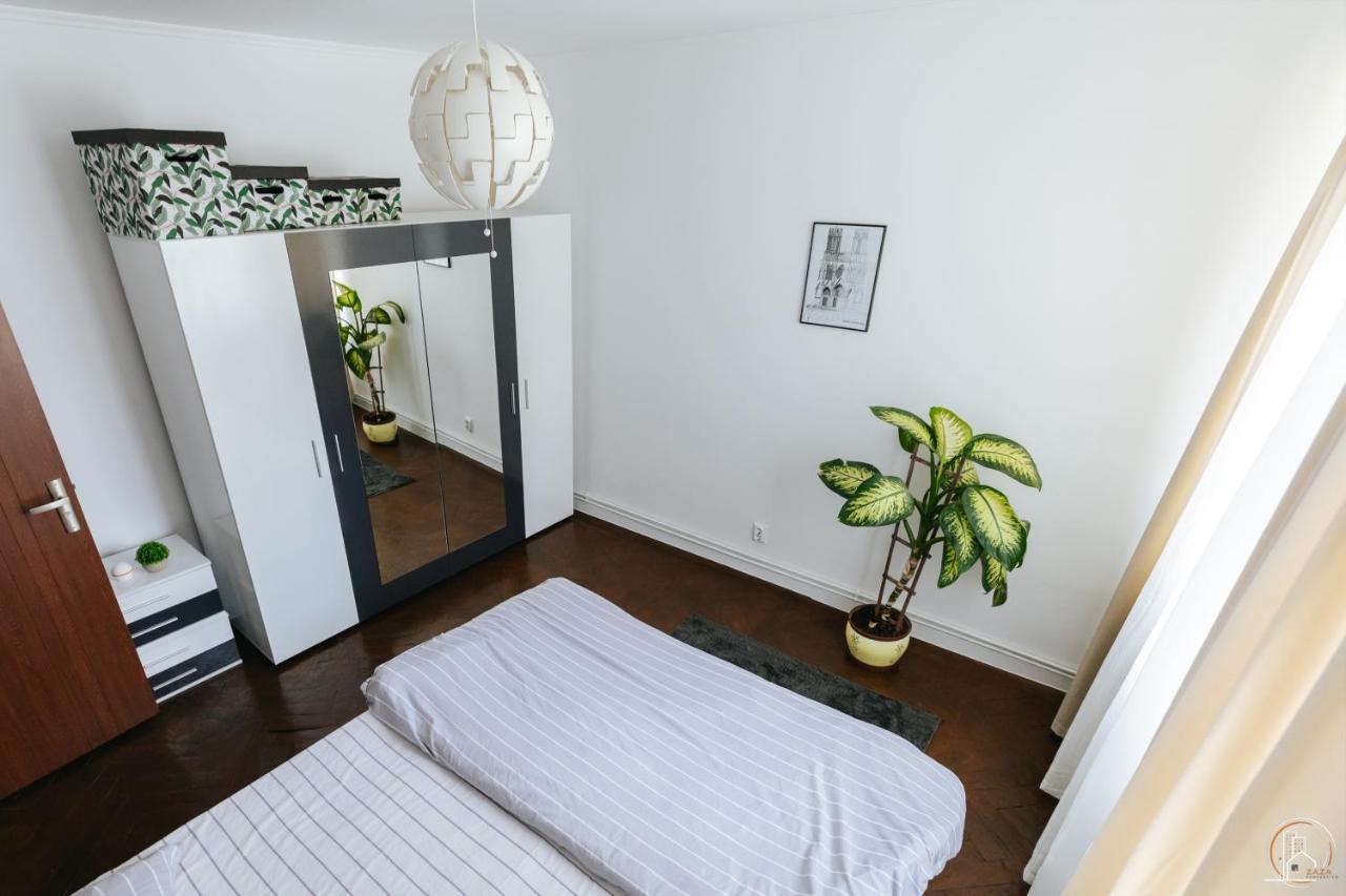 Zaza Apartament - Central Area, With Balcony Târgu Jiu Extérieur photo