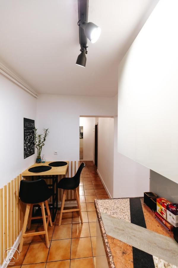 Zaza Apartament - Central Area, With Balcony Târgu Jiu Extérieur photo